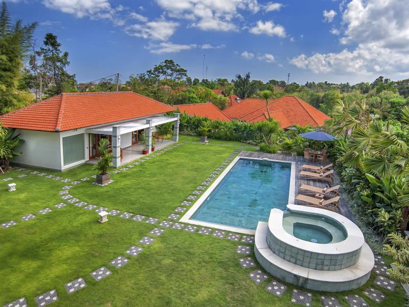 Villa Yenian By Villa Finder Canggu Zewnętrze zdjęcie